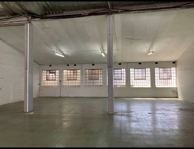 2,056.30M² FACTORY RENTED IN LANSDOWNE
